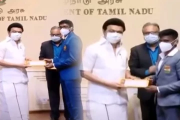 தமிழக விளையாட்டு வீரர்களுக்கு ஊக்கத்தொகை முதலமைச்சர் மு.க ஸ்டாலின் நேரில் வழங்கினார்