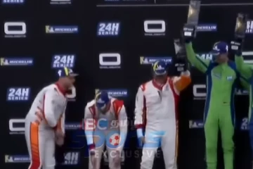 2ம் இடம் பிடித்த அஜித்.. பரிசு வாங்கியபின் என்ன செய்திருக்கிறார் பாருங்க! முழு வீடியோ