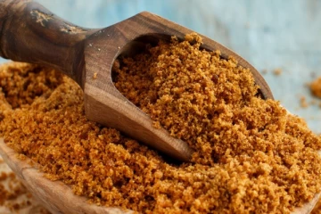 வெள்ளை சர்க்கரைக்கு பதில் நாட்டு சர்க்கரையை பயன்படுத்தி பாருங்க.. நன்மைகள் ஏராளம்!