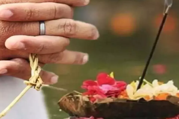 முன்னோர்களின் ஆசி கிடைக்கும் ஆடி அமாவாசை; பாவங்கள் போக இப்படி வழிபடுங்கள்! | Aadi Amavasya 2025 July 24 Pitru Blessings