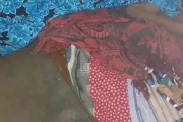 නිවසක් තුළ තුල කාන්තාවන් ඇතුළු පස් දෙනෙකු බිහිසුණු ලෙස කපා කොටා මරා දැමේ..!