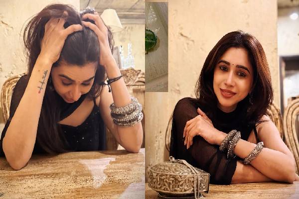 பட்டுபுடவையில் தேவதையாகவே மாறிய ஆர்த்தி ரவி! என்ன விசேஷம்? | Arti Ravi In Grand Saree What The Good News