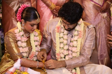 நடிகை ஸ்ரீப்ரியாவின் மகளுக்கு பிரமாண்ட திருமணம்! அழகிய ஜோடியின் புகைப்படங்கள்