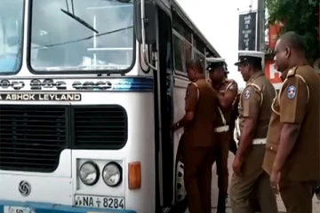 பேருந்தில் யுவதியைப் பிளேட்டால் வெட்டிய யாழ். இளைஞர்!