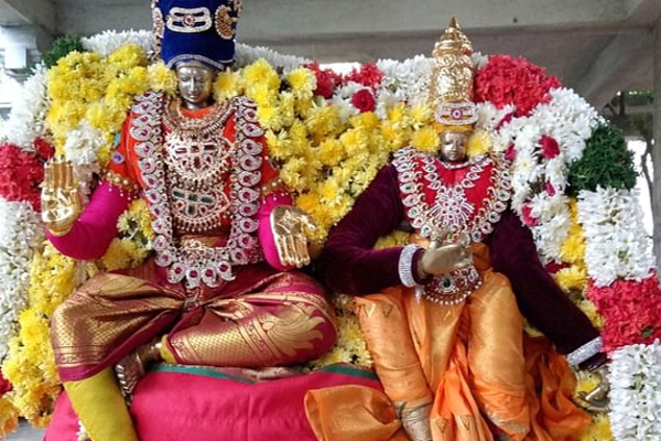 தீராத பிரச்னையும் தீர இந்த பொருட்களை தானமாக கொடுங்க | Donate These Items To Solve The Unsolved Problem