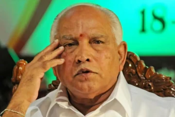 எல்லை மீறிய எடியூரப்பா? தனிஅறையில் என்ன நடந்தது - அவரே கொடுத்த விளக்கம்!