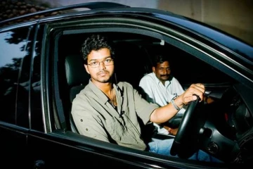 வெளிநாட்டு காரால் 1 லட்சம் அபராதம்! நடிகர் விஜய்யை கண்டபடி திட்டிய விகே வெங்கடேசன்..