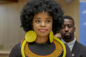 நெல்சன் மண்டேலாவின் பேத்தி காலமானார்