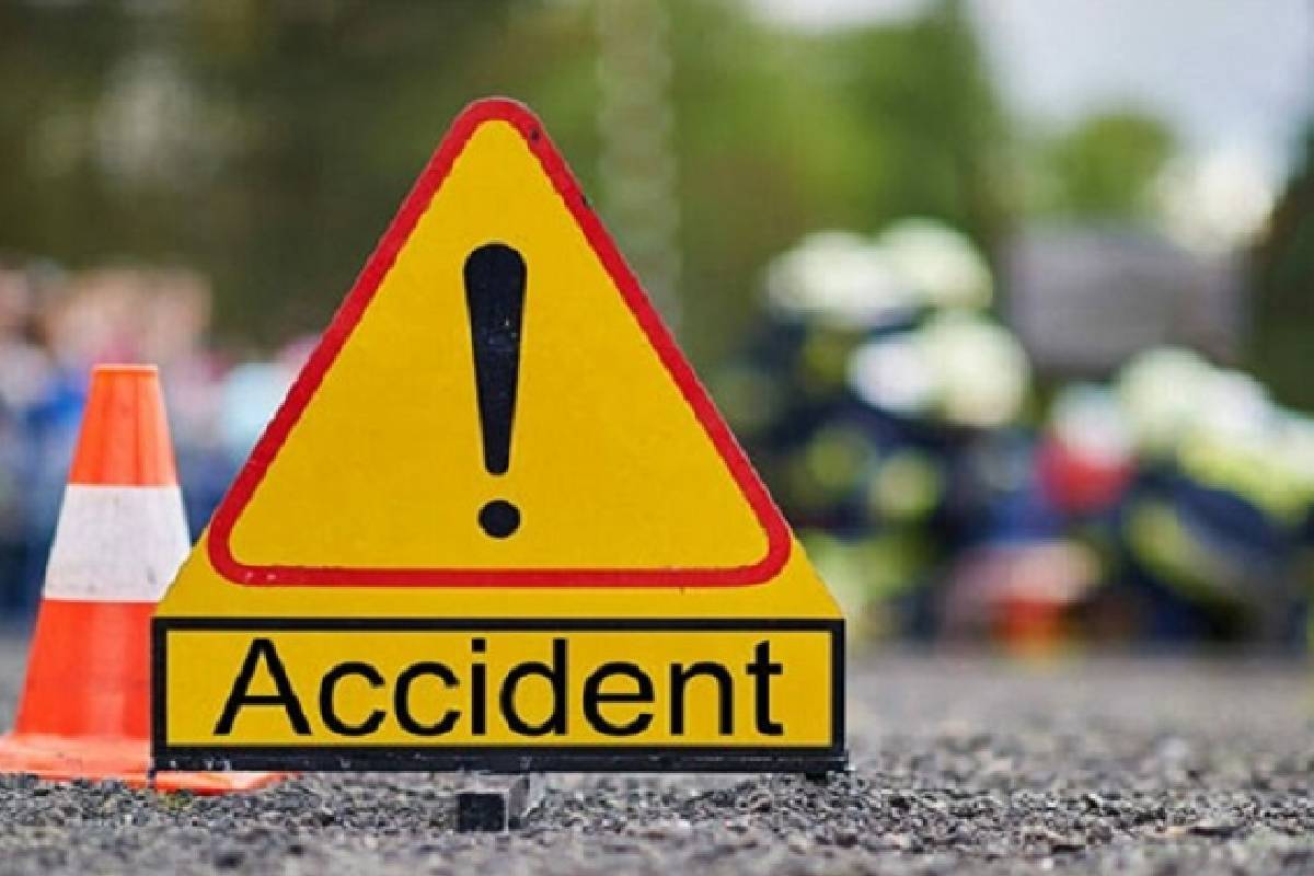 சற்று முன்னர் கொழும்பில் பேருந்துடன் லொறி மோதி விபத்து.. ஸ்தம்பிதமடைந்துள்ள போக்குவரத்து | Accident On Southern Expressway Short While Ago