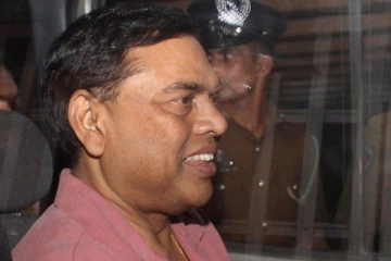 நாடு திரும்பினார் பசில்!