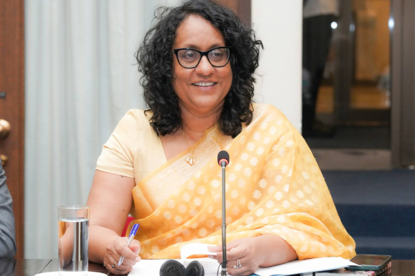 ஹரிணிக்கு எதிரான பிரேரணையில் 50 இற்கும் மேற்பட்டோர் கையொப்பம் | 50 People Sign The Motion Against Harini