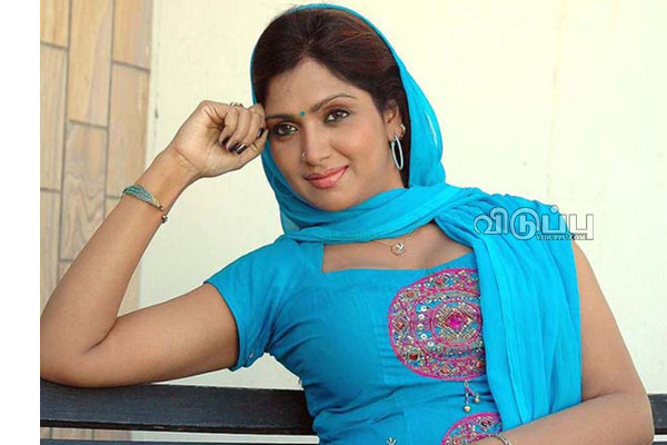 5 காலேஜ் பசங்க விரல் உங்கள் மீது படாது-ன்னு சொன்ன இயக்குனர்!! உண்மையை உடைத்த நடிகை புவனேஷ்வரி.. | Actress Bhuvaneshwari Open Her Boys Movie Chance