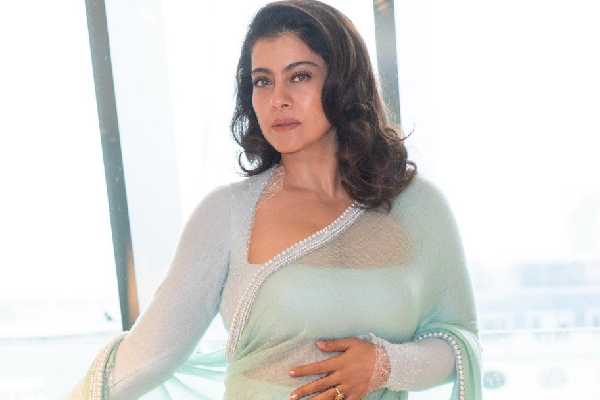 51 வயதாகியும் மின்னும் முகம்!! நடிகை கஜோலின் ரீசெண்ட் கிளிக்ஸ்.. | 51 Age Actress Kajol Recent Photoshoot Post