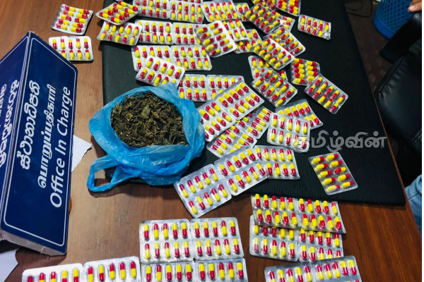 யாழில் போதை மருந்து வில்லைகளுடன் பெண்ணொருவர் கைது(Photo) | A Woman Was Arrested With Drugs In Jaffna