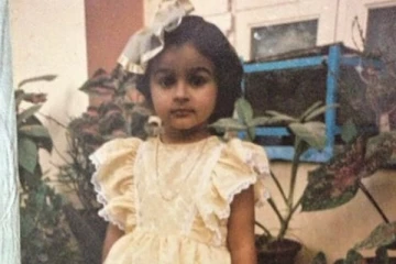 இந்த குழந்தை யார் தெரியுமா.. தமிழ் சினிமாவை கலக்கிக்கொண்டிருக்கும் 38 வயது நடிகை தான்