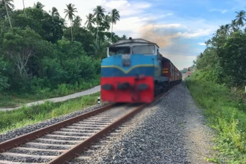 අද දිනයේ නොමිලේ කොළඹ එන මගී දුම්රිය.