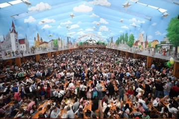 ஜேர்மனியில் பியர் திருவிழாவுக்கு சென்ற பிரித்தானியருக்கு நேர்ந்த கதி...