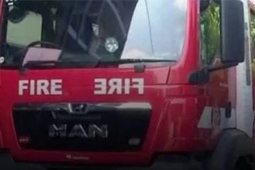 නිට්ටඹුව නගරයේ වෙළෙඳසැලක හදිසි ගින්නක් - නිවීමට ගිනිනිවන රථ 3ක්