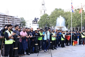 கறுப்பு யூலை படுகொலைக்கு நீதிகோரி பிரித்தானியாவில் திரண்ட தமிழர்கள் (படங்கள்)