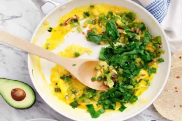 நாள்முழுவதும் பம்பரமாக சுழல வேண்டுமா? இந்த உணவுகள் செய்யும் அற்புதம்