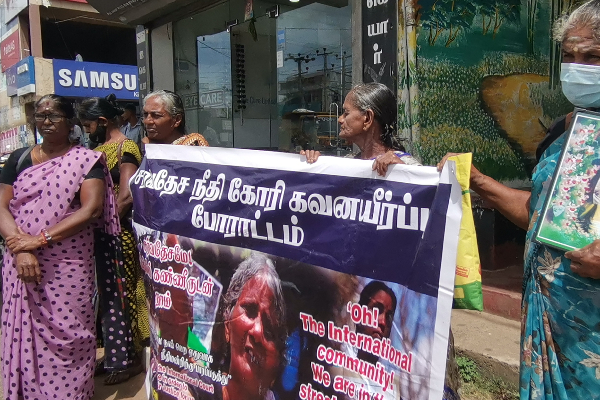 நீதி கிடைக்கும் வரை போராடிக் கொண்டே இருப்போம் : காணாமல் ஆக்கப்பட்டோரின் உறவுகள் (Photos) | Continu Fight Until Justice Done Relations Missing