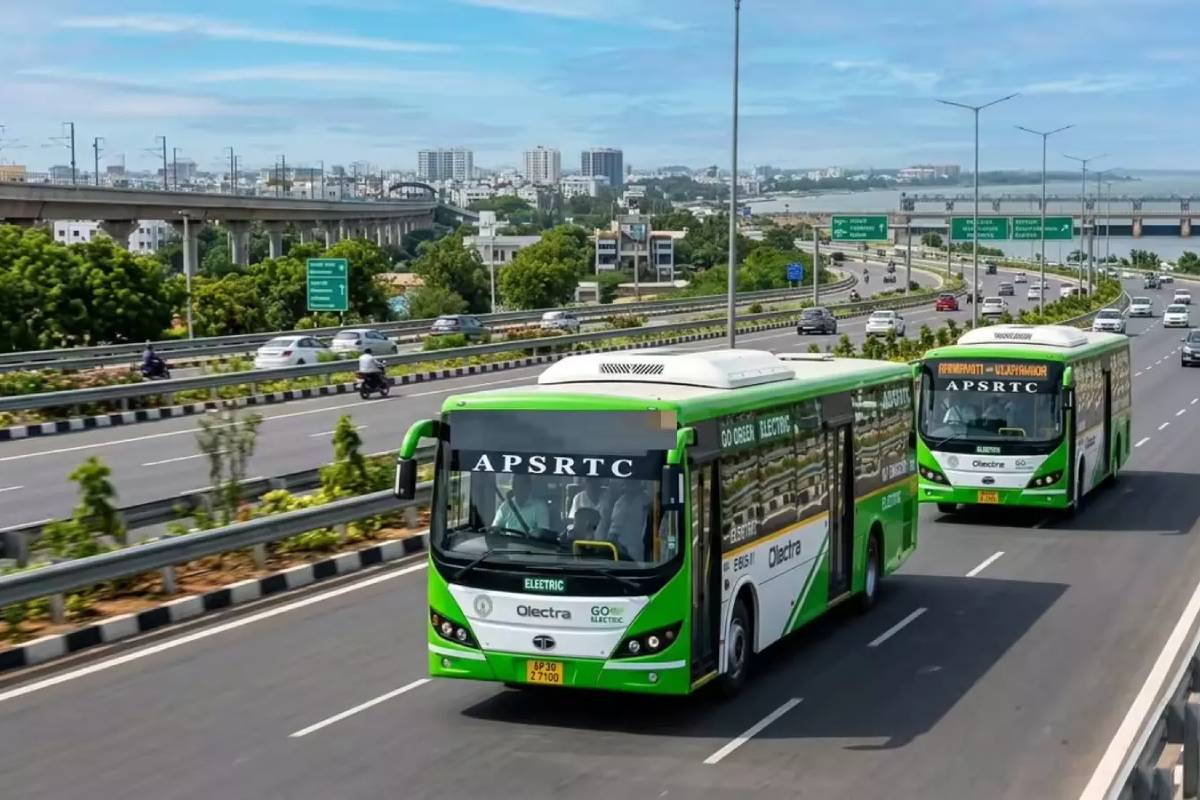 வீட்டிற்கே வந்து பயணிகளை ஏற்றி செல்லும் அரசு பேருந்து - ஆந்திராவில் திட்டம் | Apsrtc Plans Doorstep Bus Pickup In Vijayawada