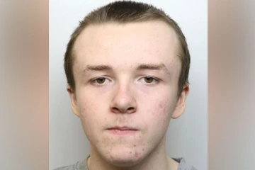 இங்கிலாந்தில் ஆணவக் கொலைகாரர் மருத்துவமனைப் பிரிவில் இருந்து தப்பி ஓட்டம்!