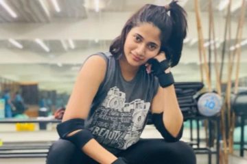 அழகே பொறமைப்படும் பேரழகி... மீண்டும் எடையை குறைத்த லொஸ்லியா! எப்படி இருக்கிறார் தெரியுமா?