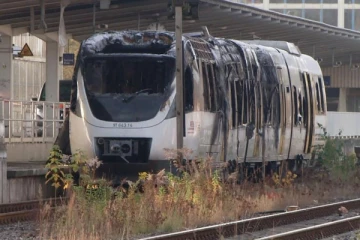 ஜேர்மனியில் தீப்பற்றி எரிந்த ரயில்: தவிர்க்கப்பட்ட உயிர்ச்சேதம்