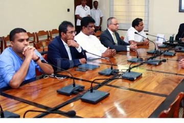 விசாரணையை சர்வதேசத்திடம் கொண்டு செல்லுங்கள்: ஆளும் தரப்பு அமைச்சர்கள் கோரிக்கை