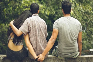 கட்டையால் காதலியின் உயிரை பறித்த காதலன்!
