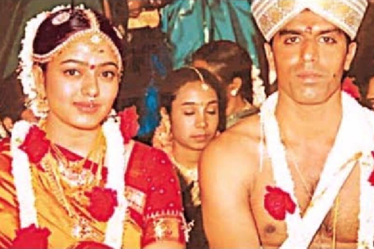 2 மாத கர்ப்பிணி - நொடிப்பொழுதில் வெடித்த விமானம்... சௌந்தர்யாவின் சோக கதை | Tamil Actress Dies 2 Months Pregnant Sad Story