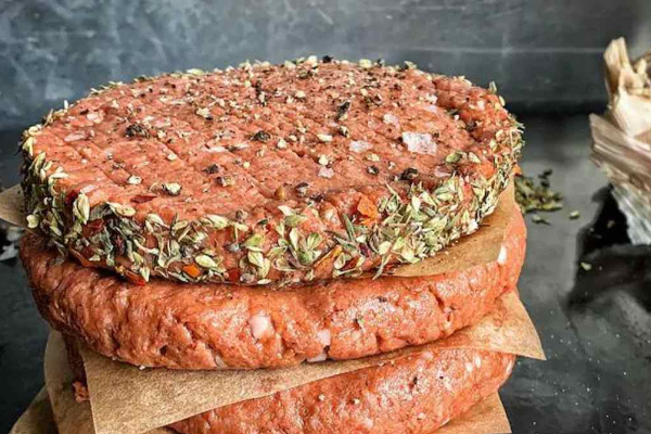 ஐரோப்பிய நாடொன்றில் தாவரத்தில் தயாரிக்கப்படும் மாமிசம்! | Meat Made In A Plant In A European Country