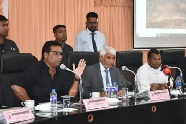 மட்டக்களப்பு அபிவிருத்திக் குழு கூட்டமும் அபிவிருத்தி அடையாத தலைவர்களும்! | Batticaloa Dcc Meeting Undeveloped Leaders