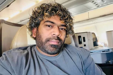 මගේ නම යොදාගෙන ගවයන් සේ හැසිරීමෙන් වළකින්න මගේ මාමණ්ඩි ඉන්නේ USA වල.." මාලිංග සැබෑ මාමණ්ඩිය ගැන එළි කරයි [VIDEO]