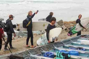 සංක්‍රමණිකයින් රැගත් බෝට්ටු දෙකක් පෙරළී 8ක් මරුට