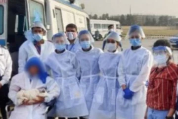 நடுவானில் பறந்த விமானத்தில் பிரவசம்- அழகான குழந்தையை பெற்றெடுத்த தாய்!