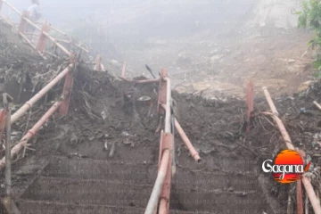 මහගිරිදඹේත් නාය ‍යයි - ශ්‍රී පාදස්ථානයේ යන අයට අසුබ නිවේදනයක්