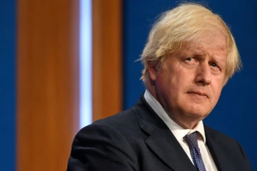 என்னது மறுபடியும் கொரோனாவா? - மீண்டும் தனிமைப்படுத்தி கொள்ளும் பிரிட்டன் பிரதமர்