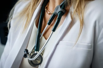 ஒன்றாரியோவில் மருத்துவர் எண்ணிக்கை குறித்த அதிர்ச்சி தகவல்