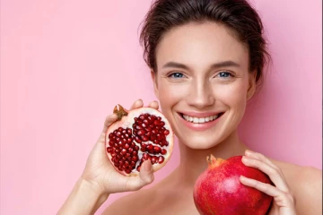 சிகப்பான அழகைப் பெற வேண்டுமா? மாதுளையை இப்படி யூஸ் பண்ணுங்க போதும்