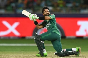 மிகப்பெரும் சாதனையை படைத்த பாகிஸ்தான் நட்சத்திர கிரிக்கெட் வீரர்!