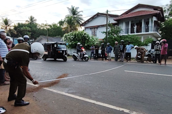 நொடியில் முடிந்த இளம் பெண்ணின் வாழ்க்கை ; எமனாக மாறிய வாகனங்கள் | A Young Woman S Life Ended In Seconds நொடியில் முடிந்த இளம் பெண்ணின் வாழ்க்கை ; எமனாக மாறிய வாகனங்கள் | A Young Woman S Life Ended In Seconds