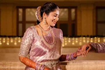 நிச்சயதார்த்தத்தை முடித்த பிக்பாஸ் ஜூலி!! மாப்பிள்ளை இஸ்லாமியரா?