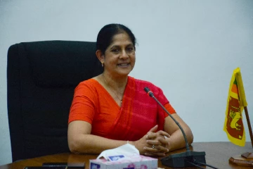 புத்தாண்டில் உறுதியான மாற்றத்தை காட்ட வேண்டும்- அனுராதா யஹம்பத்(Photos)