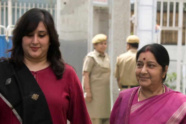 என் தாயை இழுக்காதீங்க - உதயநிதியின் கருத்துக்கு சுஷ்மா ஸ்வராஜ் மகள் கண்டனம் | Sushma Swaraj Daughter Condemns Udayanidhi Comment