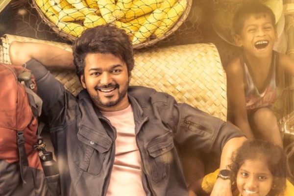 விஜய்யிடம் கதை சொல்லிவிட்டு காத்திருக்கும் பிரபல இயக்குனர்! ஓகே சொல்வாரா? | Pradeep Ranganathan Wating For Vijay S Nod