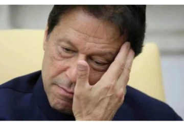 பாகிஸ்தான் பிரதமர் பதவியை ராஜினாமா செய்யும் இம்ரான் கான்? - காரணம் என்ன