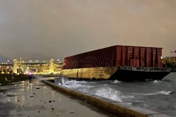 கனடாவில் புயலில் சிக்கி சேதமான கப்பல்களின் எண்ணிக்கை வெளியானது