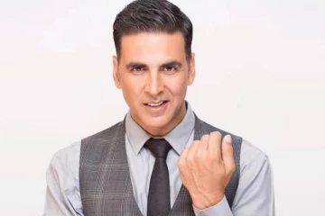 பாலிவுட் டாப் நடிகர் அக்ஷய் குமாரின் மகனை பார்த்துள்ளீர்களா! ரீ-சென்ட்  புகைப்படம்..